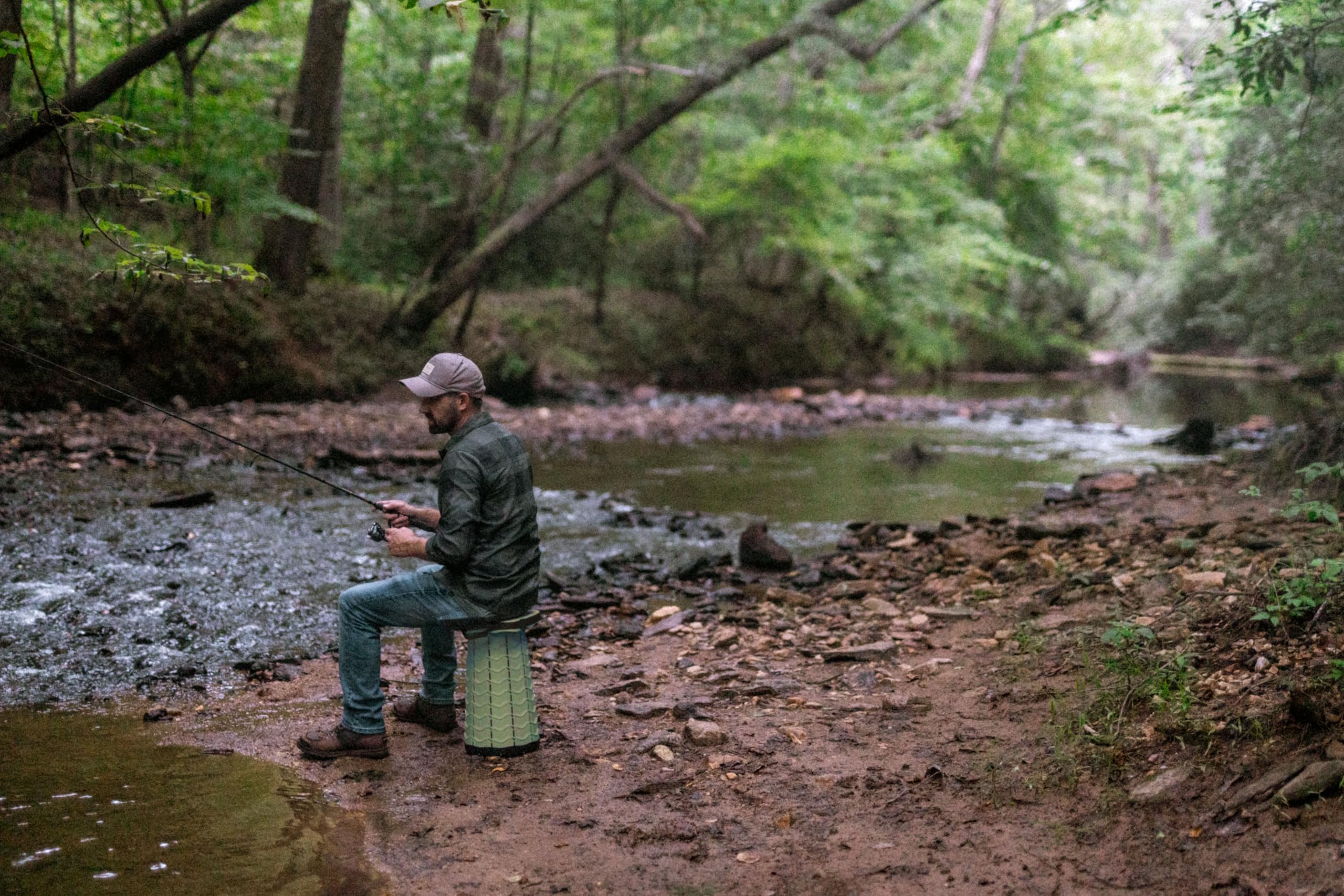 EverUncharted Nomad Seat lightweight design makes carrying effortless for adventures.