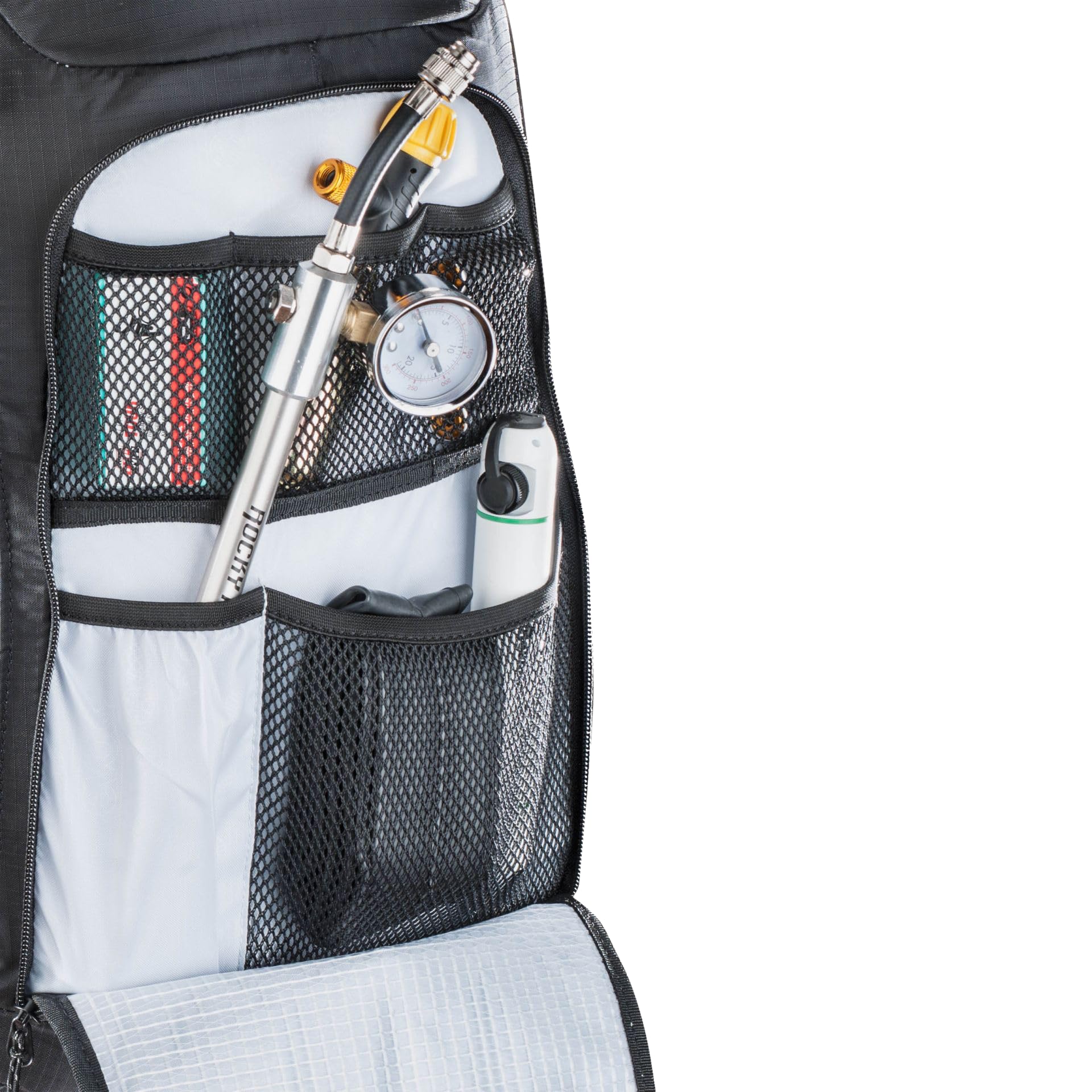 EVOC Enduro Blackline 16L LITESHIELD back protector integration