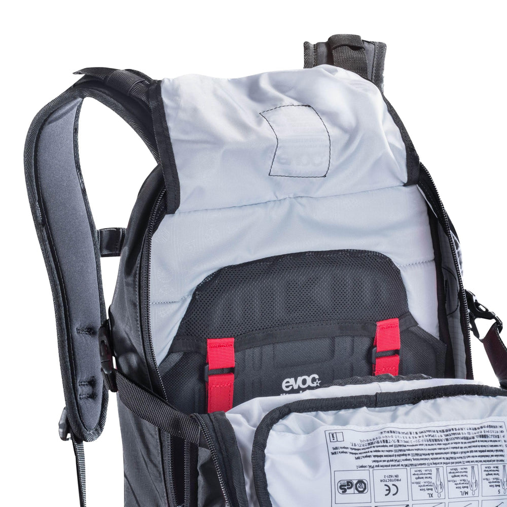 EVOC Enduro Blackline 16L waist belt system for stable rides