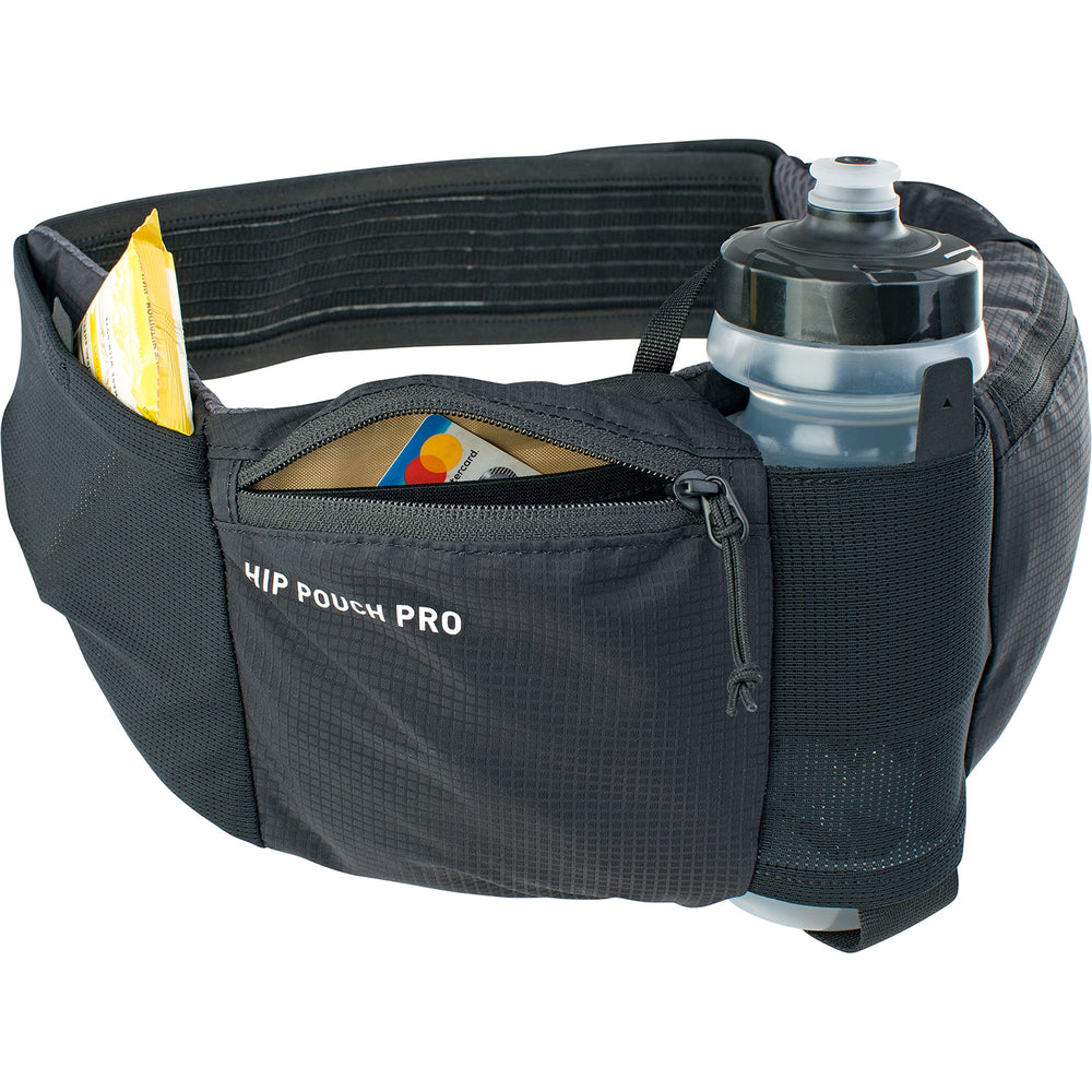 EVOC HIP POUCH PRO AIR PAD SYSTEM delivering ventilation during cycling