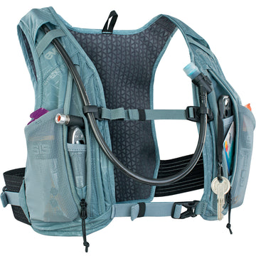 EVOC Hydro Pro 3 bladder 1.5L in-pack for easy hydration on climbs.