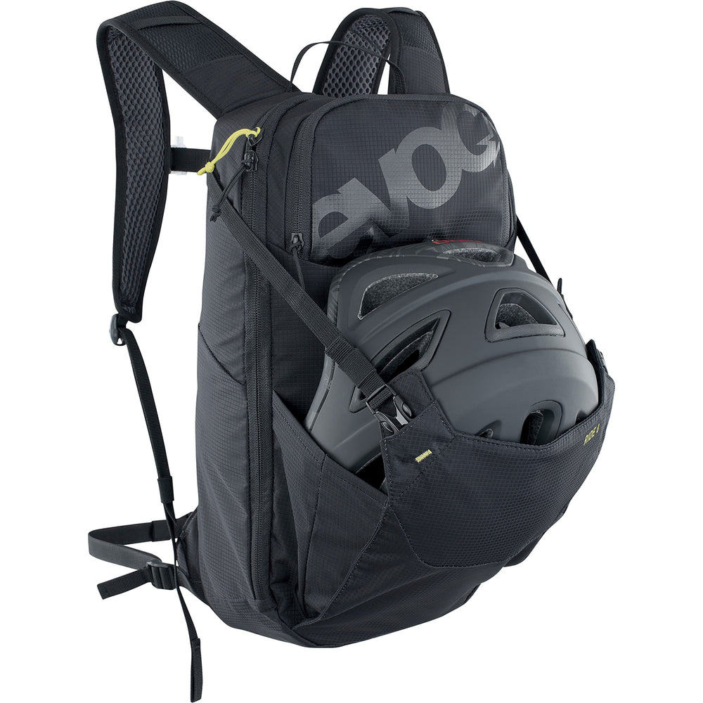 EVOC RIDE 8 featherweight design at 500g reduces fatigue during longer tours.