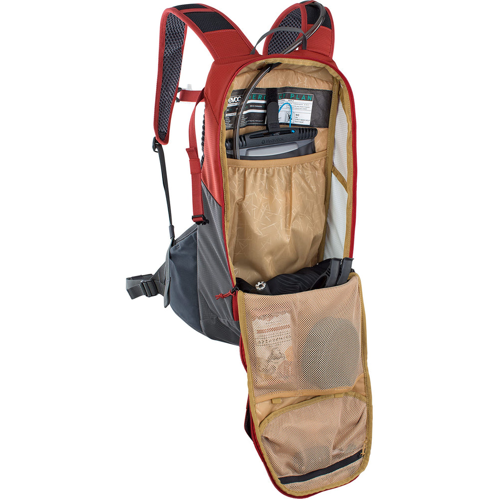 EVOC RIDE offers a 2L hydration bladder option for longer rides.