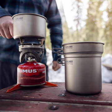 Explorer Bear camping pots with foldable handles for safe handling