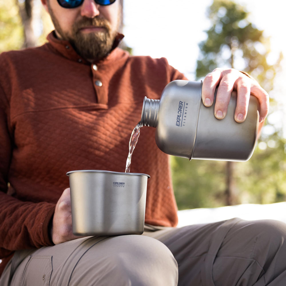 Leak-proof seal on Explorer Bear titanium canteen during rough terrain