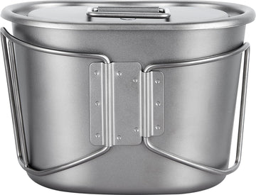 Secure lid on Explorer Bear titanium canteen prevents leaks during activity