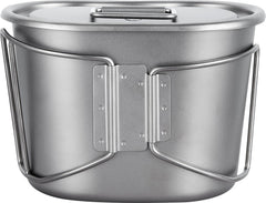 Secure lid on Explorer Bear titanium canteen prevents leaks during activity