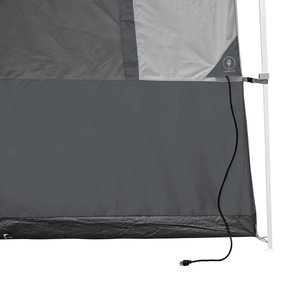 Privacy sealing with heavy-duty zippers on the Camping Cube Sport.