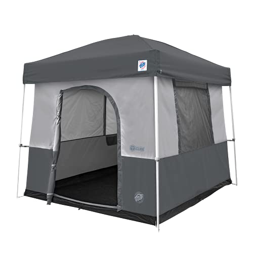 Spacious interior of the Camping Cube Sport suitable for groups.
