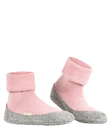 FALKE Cosyshoe fold-down cuff provides a cozy ankle fit in cold weather.
