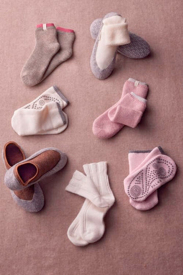 FALKE Cosyshoe available in women's sizes for a snug fit.