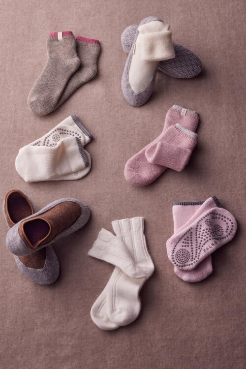 FALKE Cosyshoe available in women's sizes for a snug fit.
