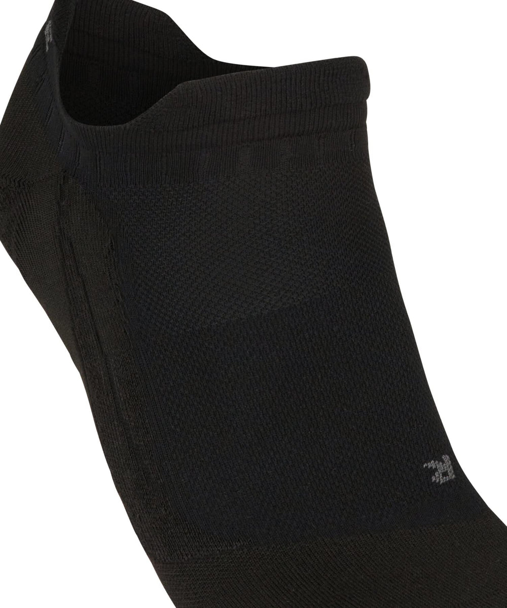 FALKE GO5 invisible golf socks sole detail, light cushioning supports a responsive feel.