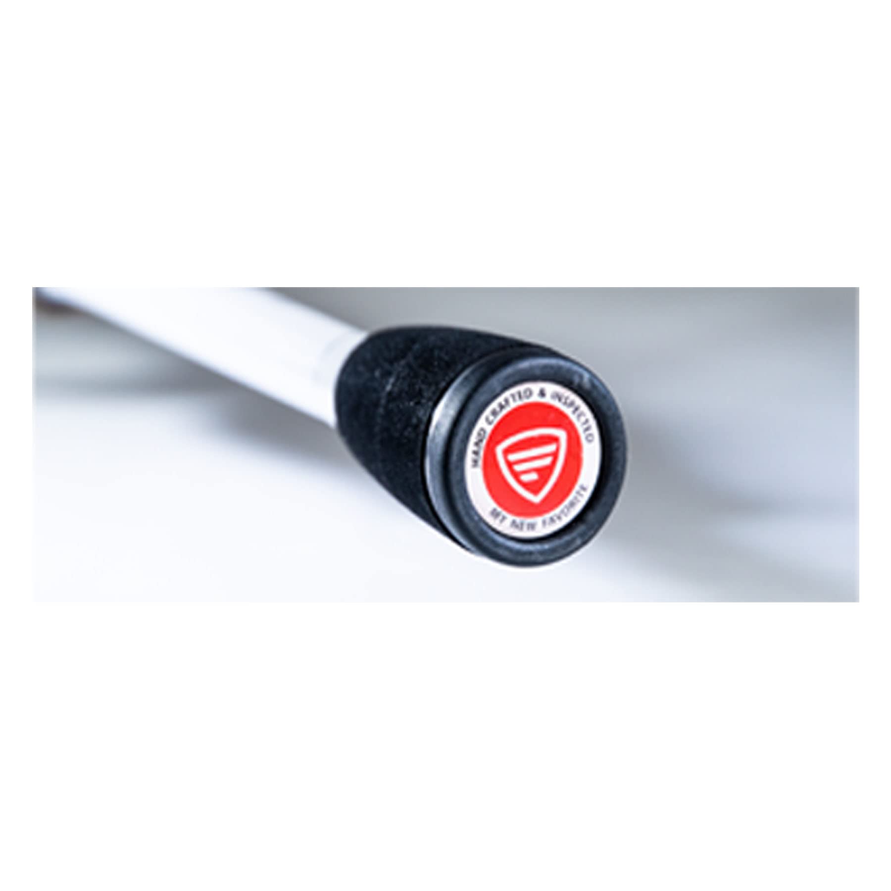 FAVORITE White Bird with SiC guides delivers smooth line release and durability.