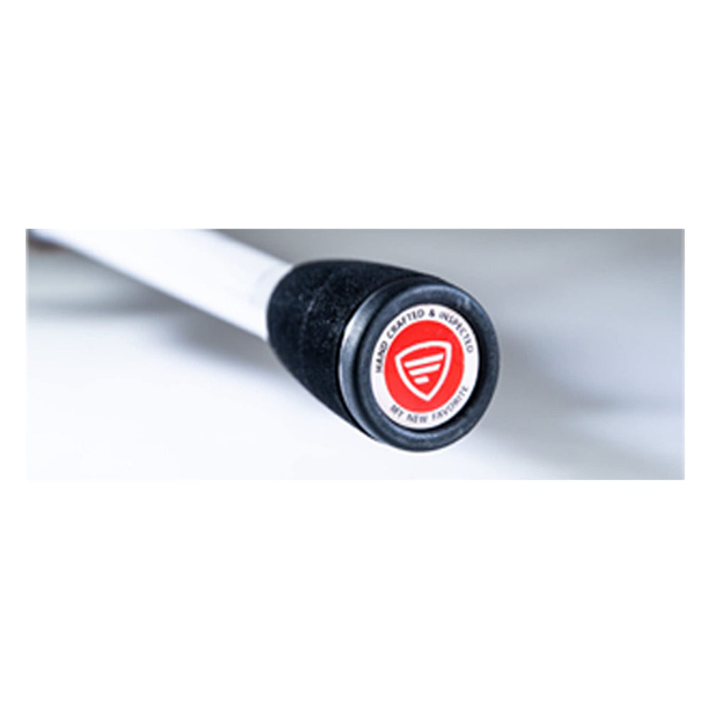 FAVORITE White Bird with SiC guides delivers smooth line release and durability.