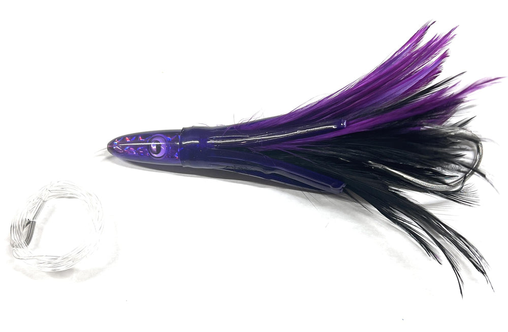 Hard resin head with rattling 3D eyes on tuna feather lure