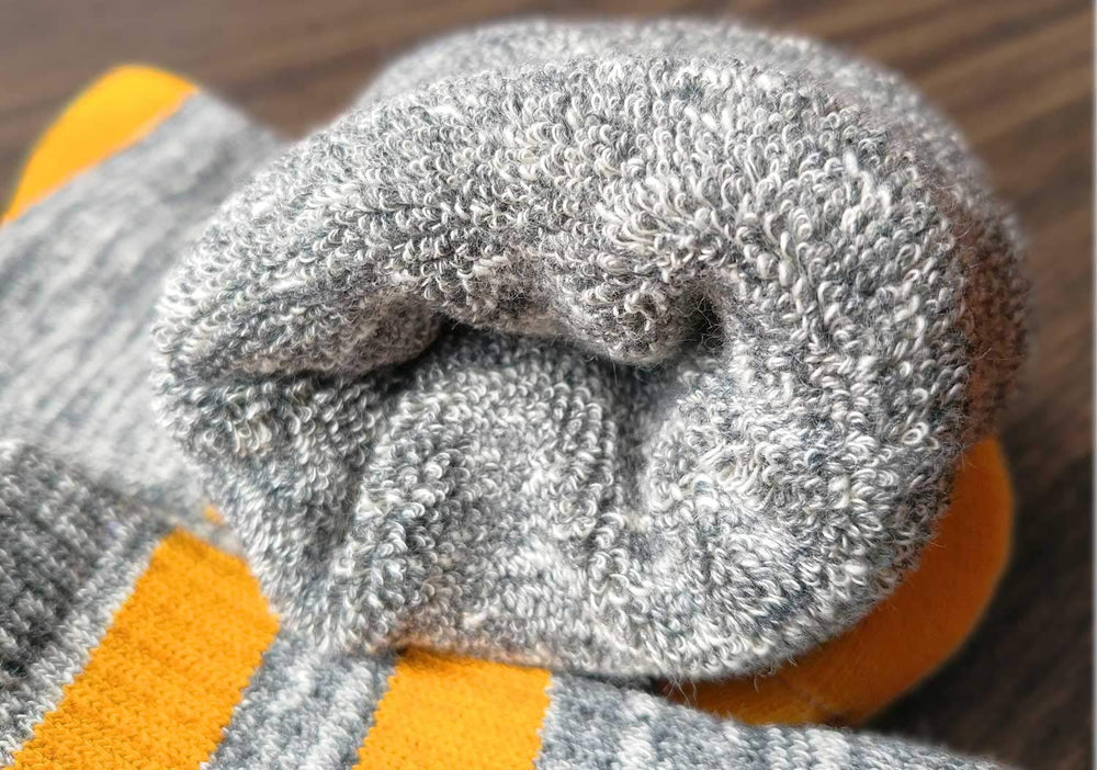 FEIDEER care instructions graphic showing easy wash and air-dry for longer sock life