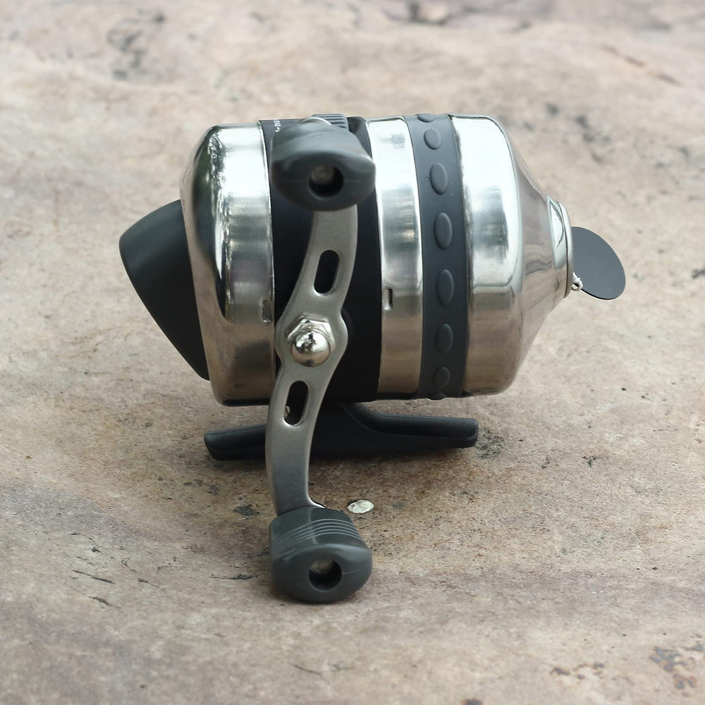 Bowfishing reel mounted on a bow