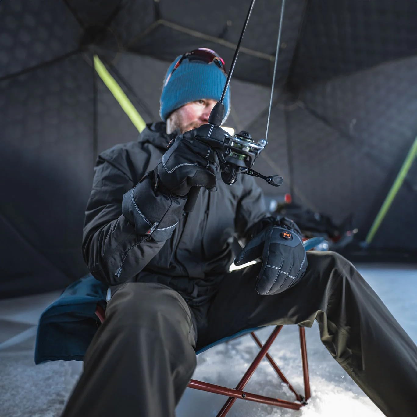 Fieldsheer Squall 2.0 heated glove wrist closure ensuring secure fit.