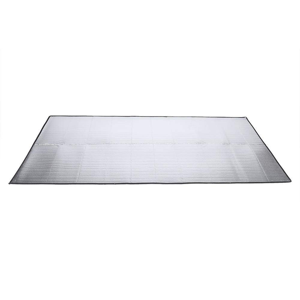 FILFEEL sleeping mat on grass offers a dry, comfortable surface.