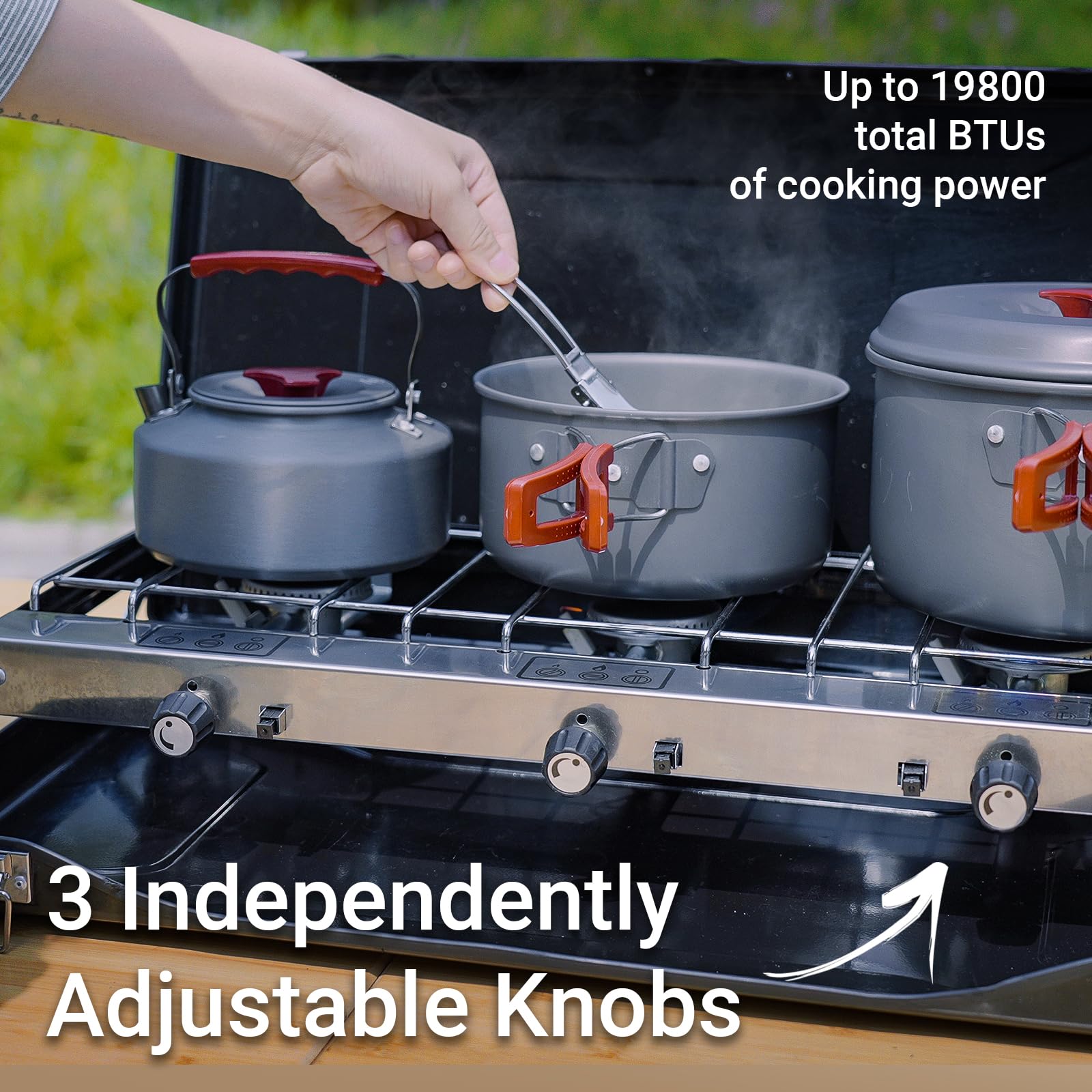 FineFlame three-burner stove with regulator ready for outdoor family meals