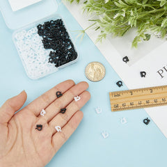 FINGERINSPIRE transparent bead container keeps components organized during trips.