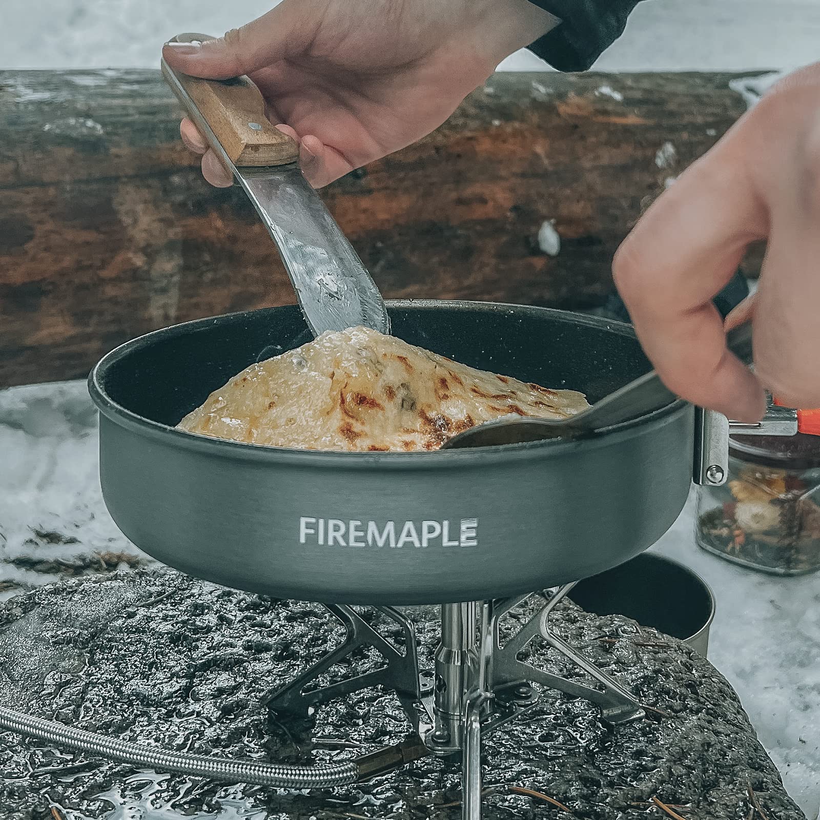Fire-Maple Feast 4 folding-locking handle enables compact packing and safe transport