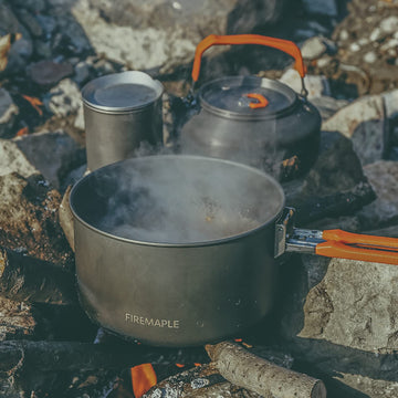 Fire-Maple Feast 4 sponge keeps utensils clean after camp meals