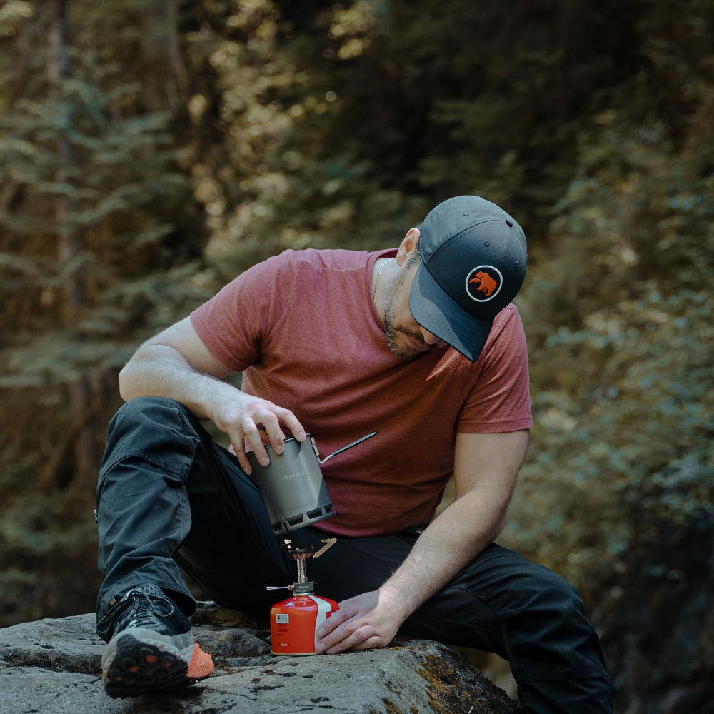 Fire-Maple G3 Petrel with thermally insulated, heat-resistant handles for safe handling.