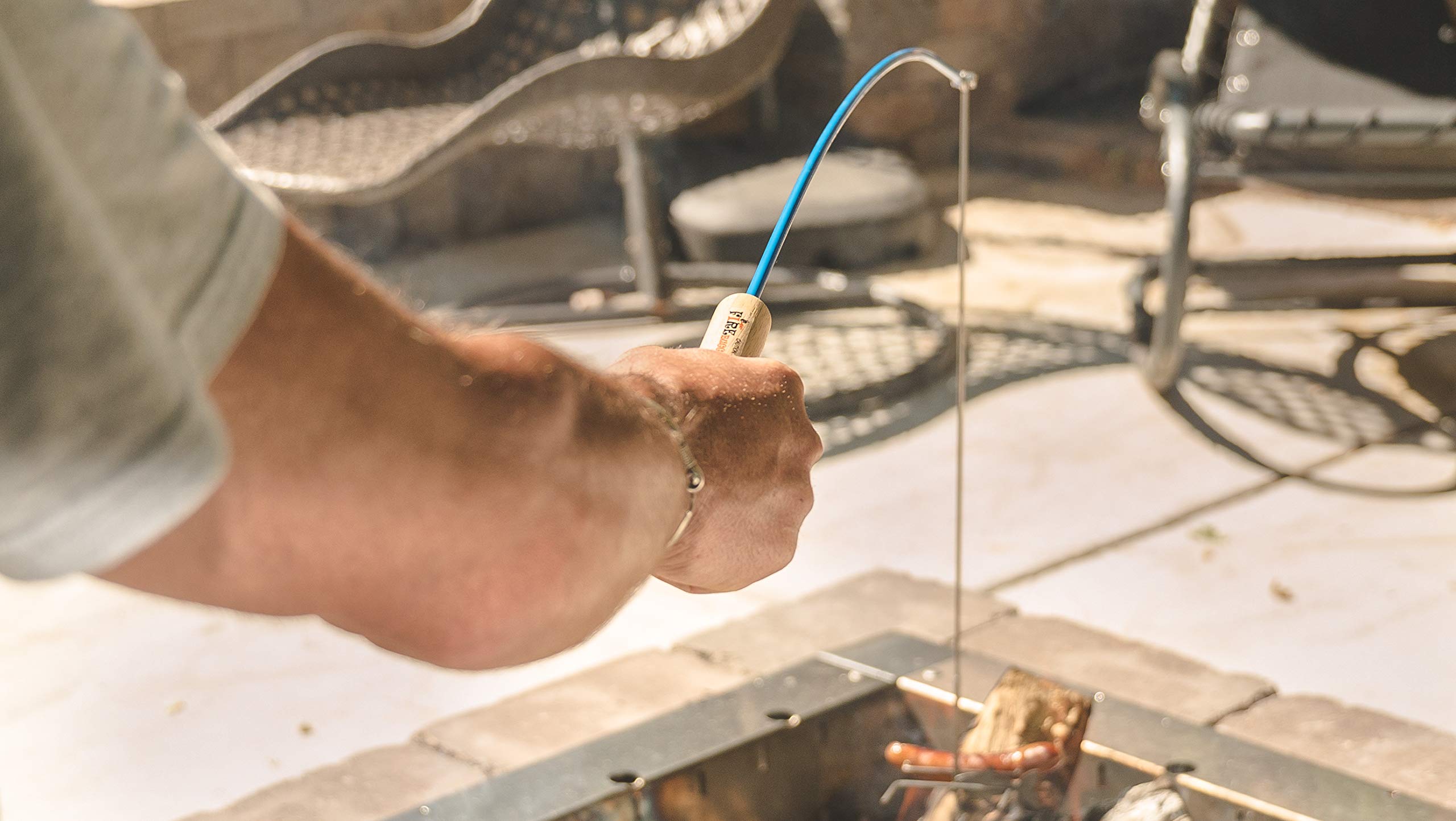 Firebuggz wooden handle provides heat protection during roasting sessions