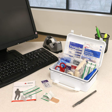 First Aid Only 6060 ergonomic handle makes carrying the kit comfortable on the go