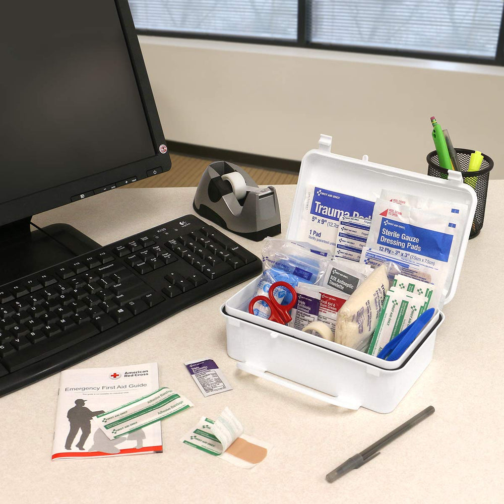First Aid Only 6060 ergonomic handle makes carrying the kit comfortable on the go