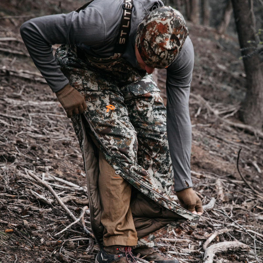 First Lite Sanctuary 2.0 37.5 insulation helps regulate warmth during cold hunts.