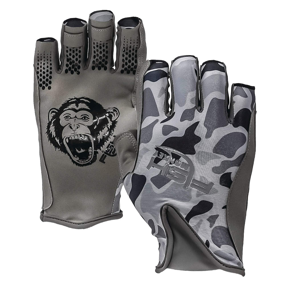 Exposed fingertips allow tactile control on tackle and lines