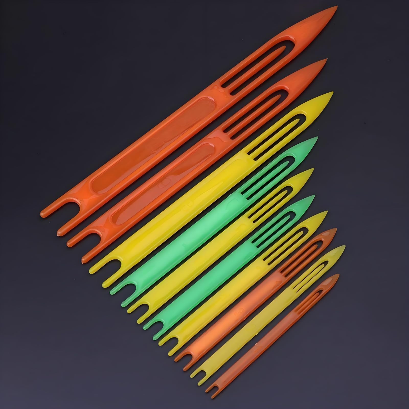 Compact set with needles laid out