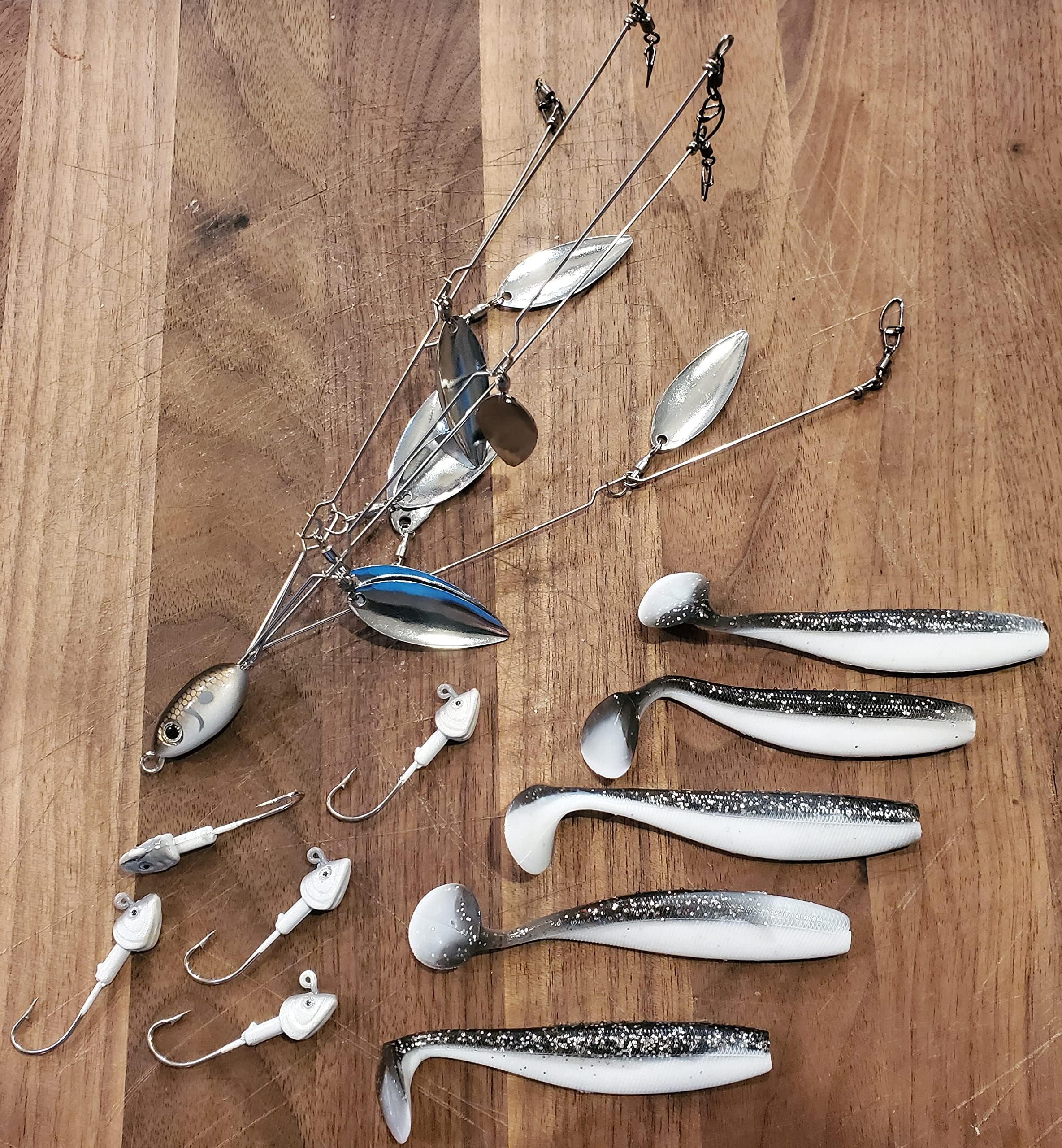 Natural shad color bass lure to attract fish