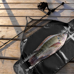 Sturdy fixing strap and reinforced stitching on the bag