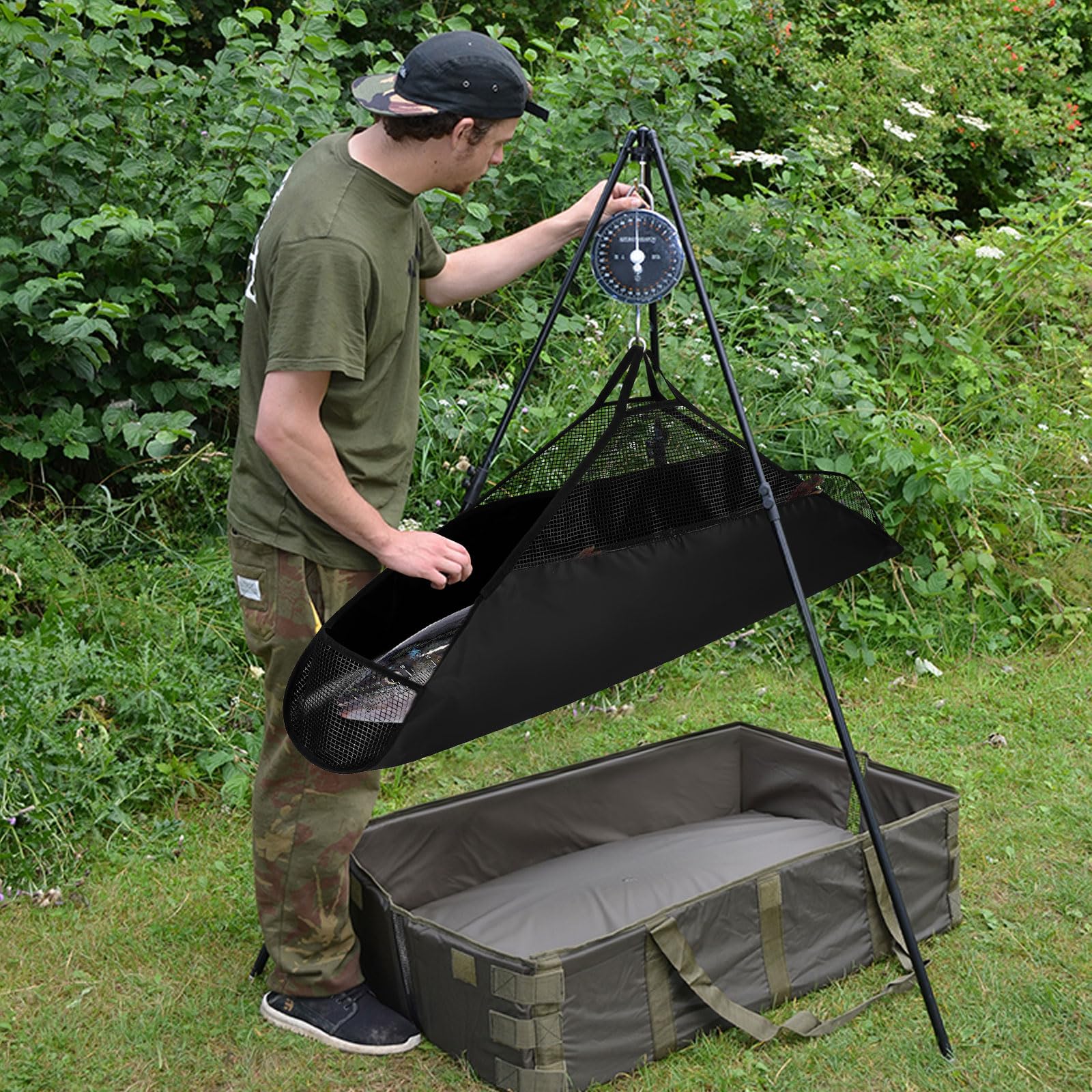 Compact foldable design for easy carry and storage