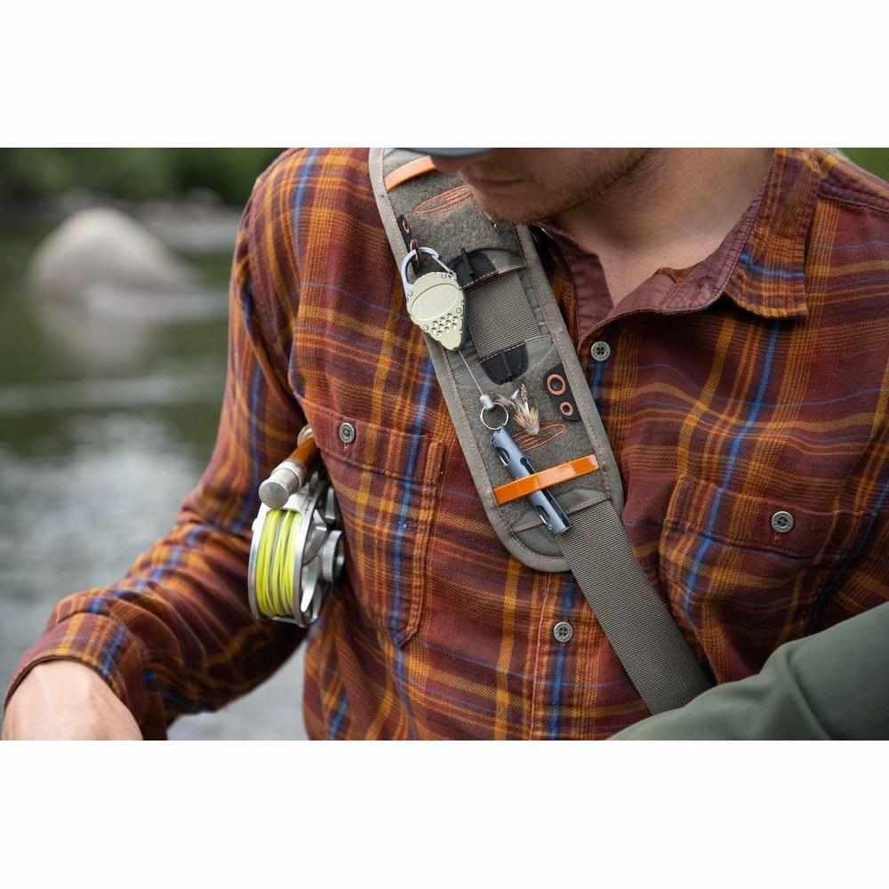 fishpond Arrowhead retractor in moss features braided line and aluminum build.