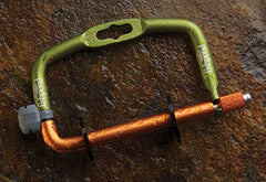 Built-in razor blade line cutter detail
