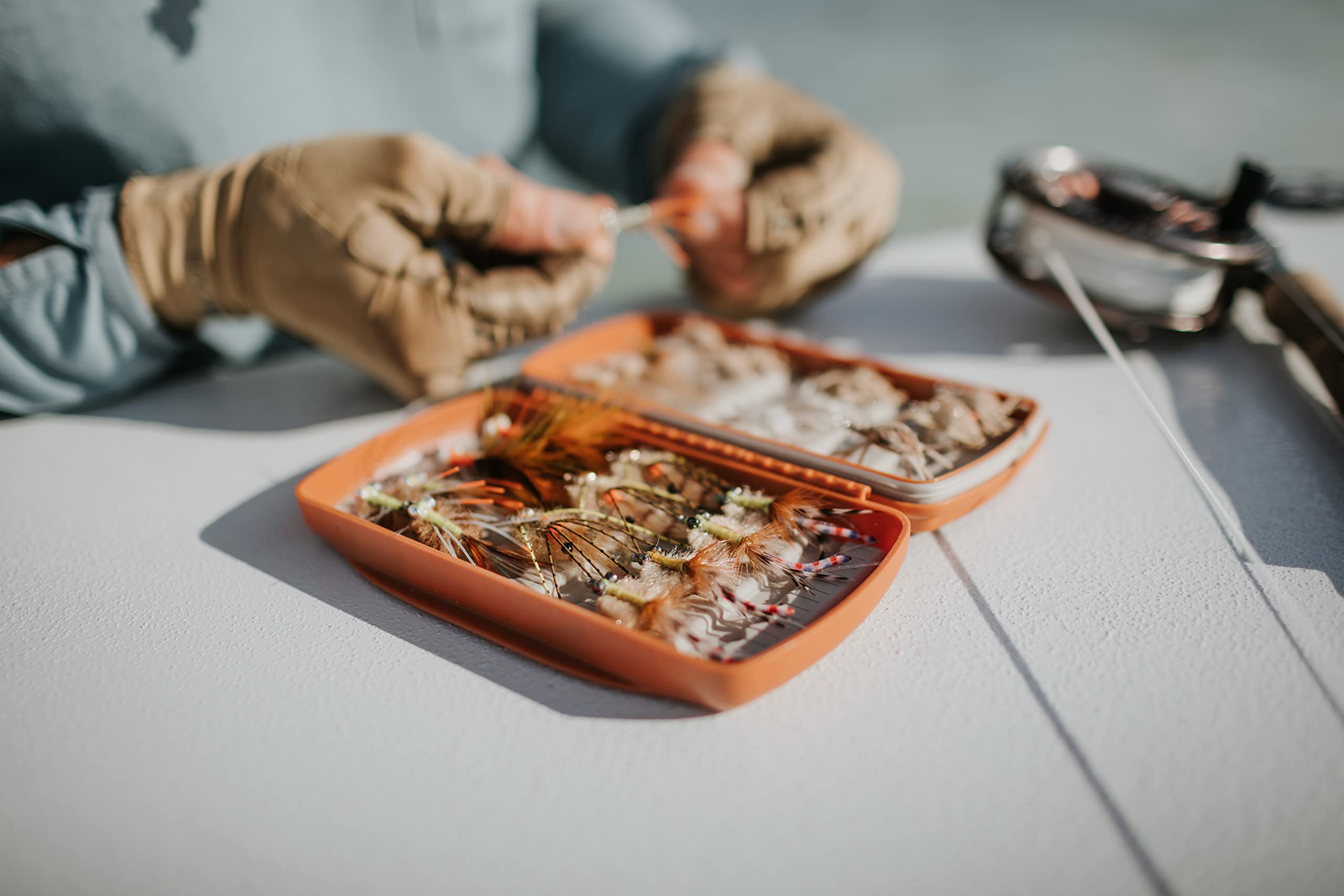 Box suitable for river and lake fly fishing environments
