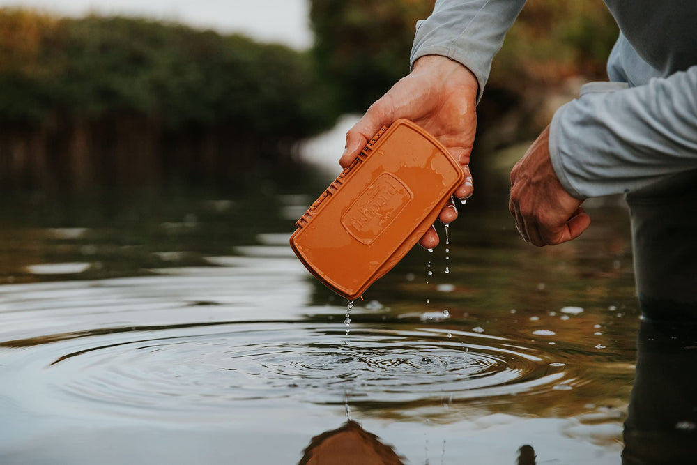 Compact portable Fly Box for travel and on-water use
