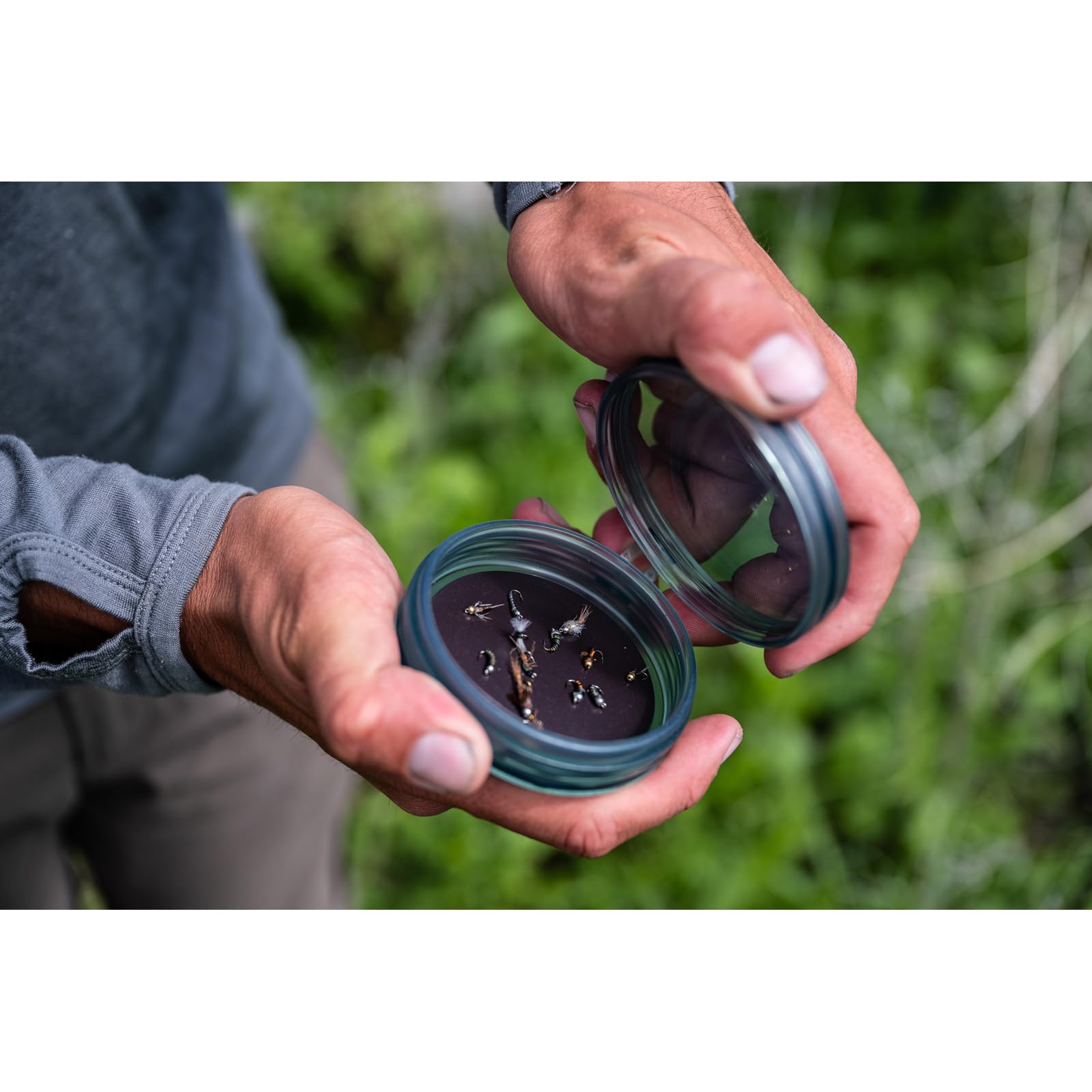 fishpond Shallow MagPad Fly Puck — see-through lid and stackable design