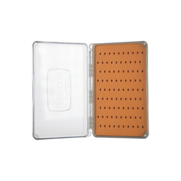 Interior with bi-directional slit design for organizing flies