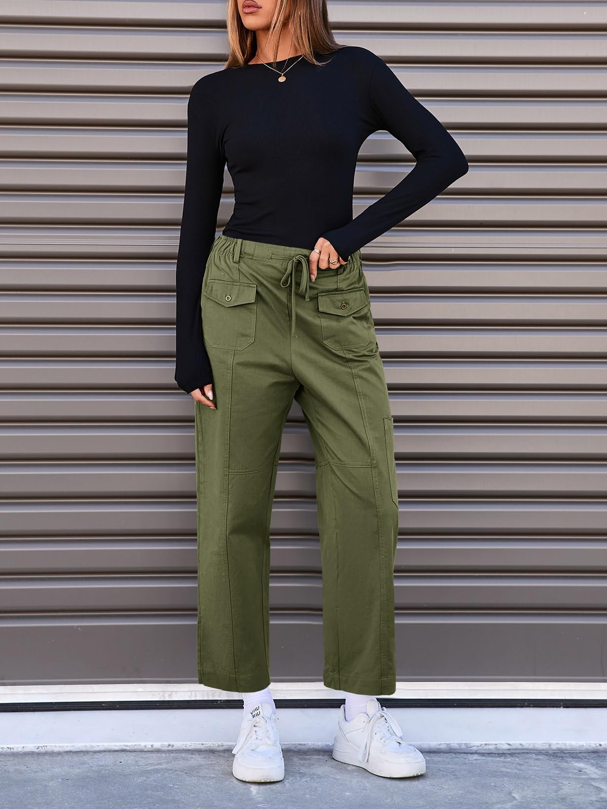 Fisoew women's cargo pants multi-pocket design for secure storage during errands.