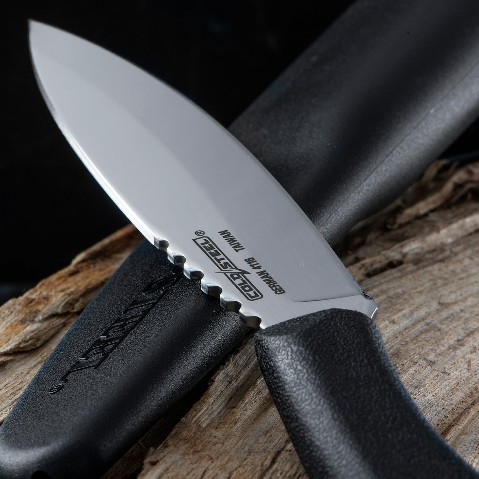 Fixed blade design for outdoor hunting use
