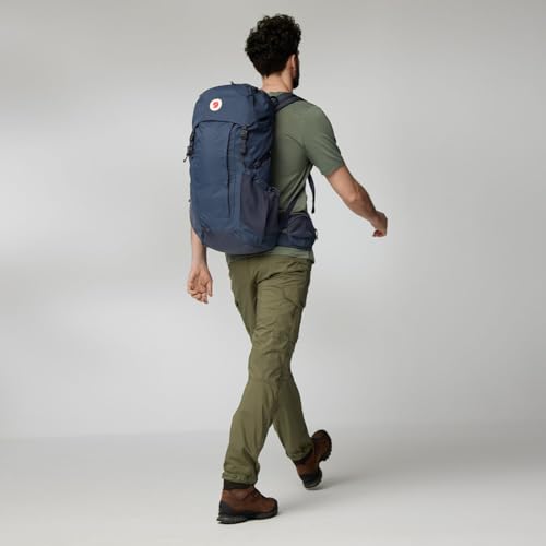 Fjällräven Abisko Hike 35L rain cover included for weather protection