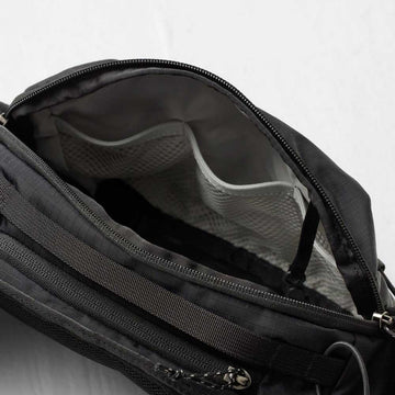 Fjällräven Abisko Hip Pack 6 recycled materials highlight sustainable construction.