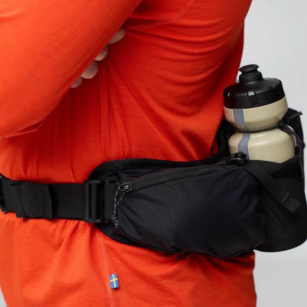 Fjällräven Abisko Hip Pack 6 side pocket lets you grab small items.