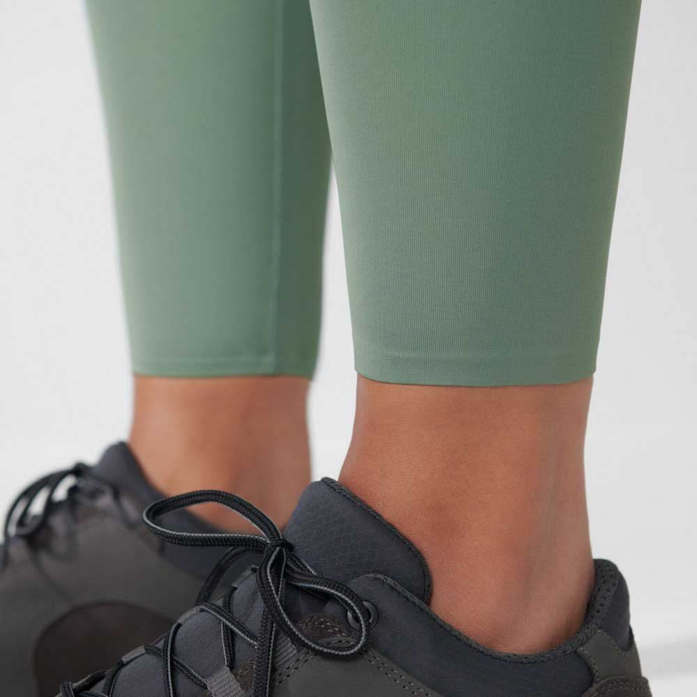 Fjällräven Abisko Tights fabric close-up in Patina Green for hiking wear